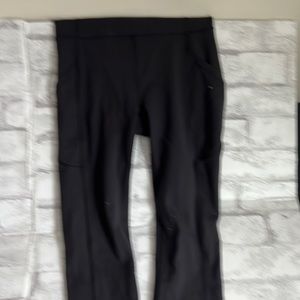 lululemon size 4 black Align leggings with pockets. Almost new.